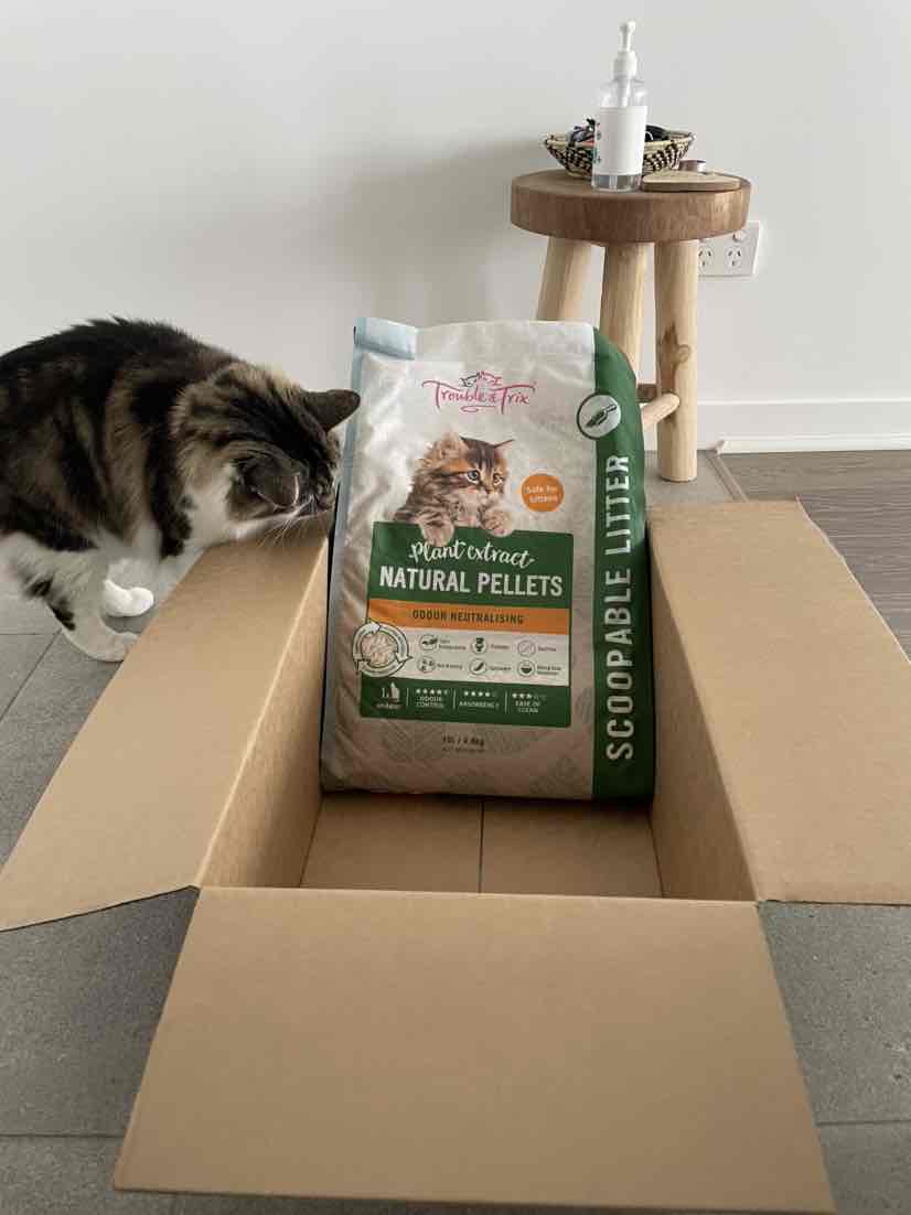 Trouble And Trix Plant Extract Natural Pellet Clumping Cat Litter 10L 4