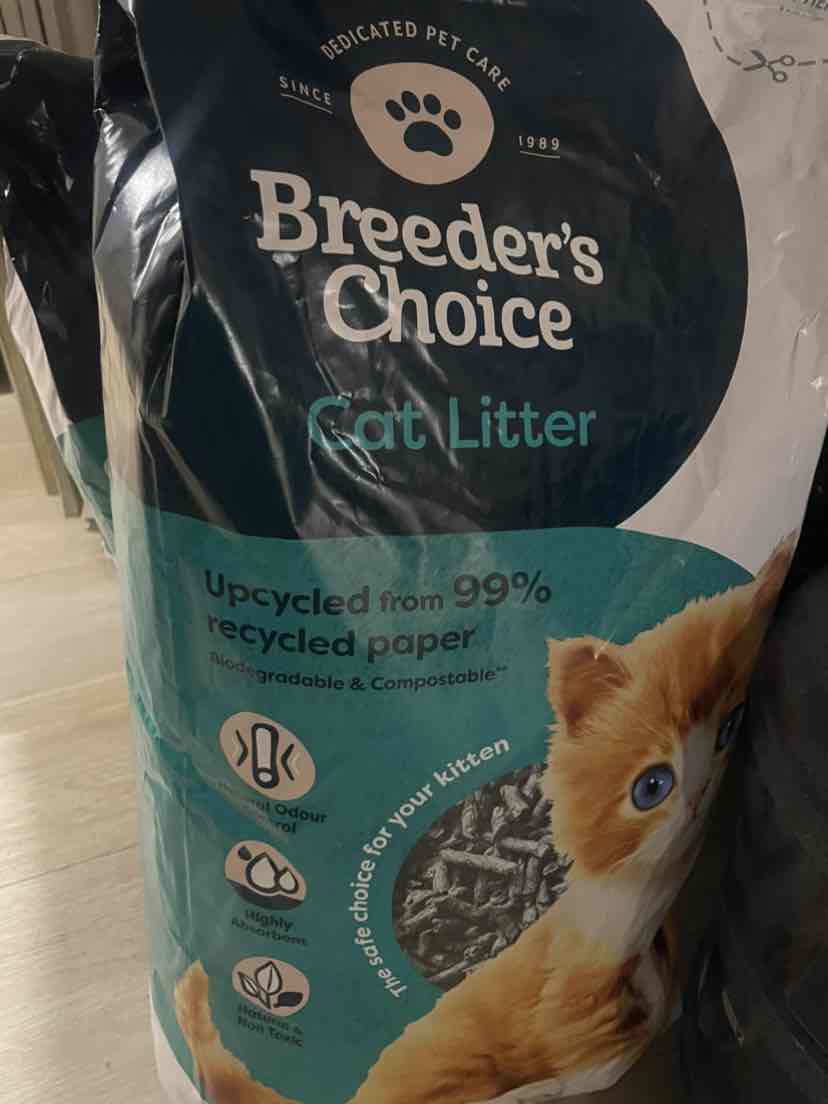 Breeders Choice Biodegradable Recycled Paper Litter For Cats 45L 38.99